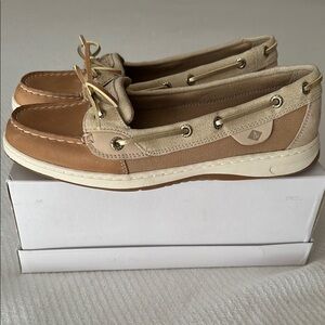 Women's Sperry 8.5 inch Tan Boat Shoes